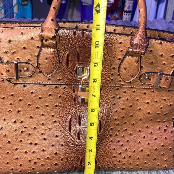 Dasein Elegant Brown croc and ostrich embossed hand bag - Picture 13 of 14